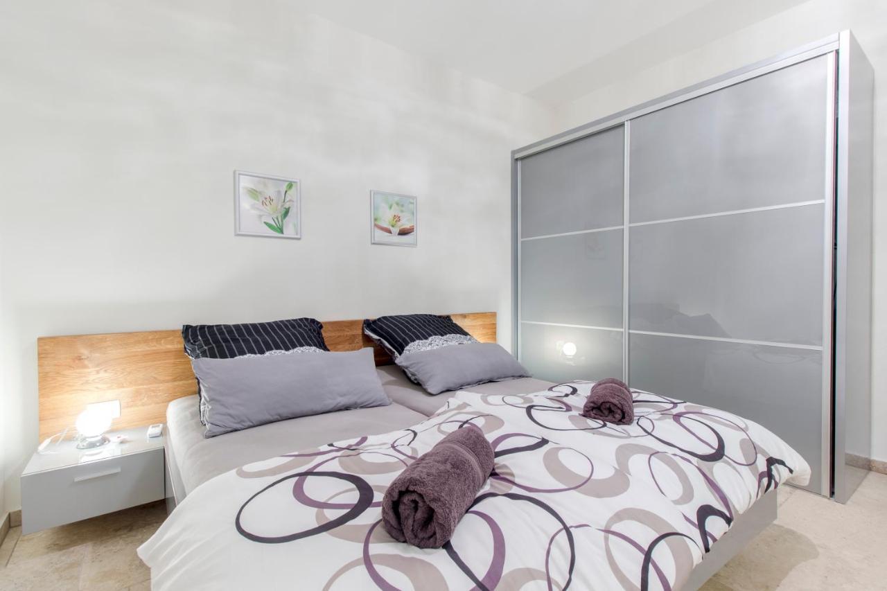Dalmata Lounge Apartment Starigrad Paklenica Exterior photo